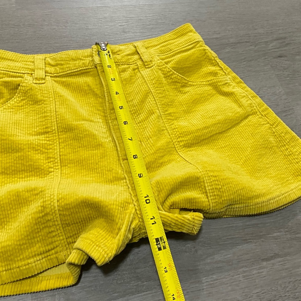 Rolla’s Dusters Cord Shorts 26 Yellow Gold Retro 70s High Rise Mustard Boho - Picture 8 of 9